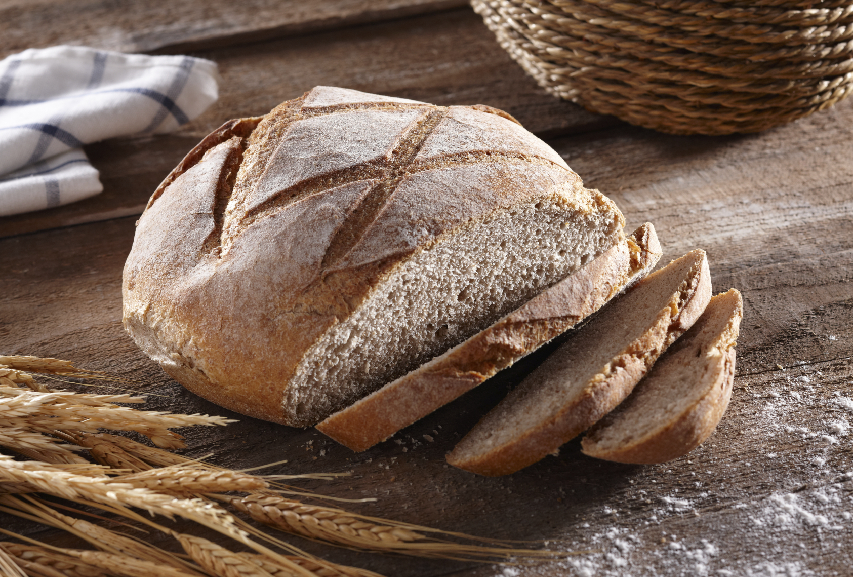 Подовый хлеб это какой. Хлеб ржаной подовый. Пшенично-ржаной хлеб подовый. Круглый хлеб. Хлеб русский подовый.